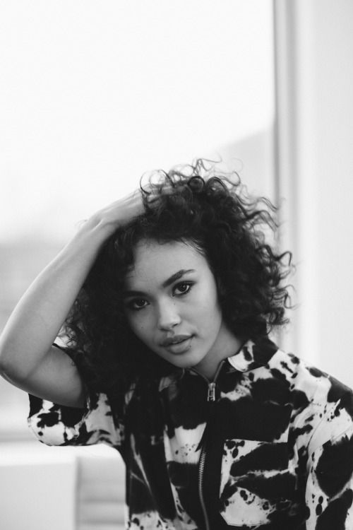youbroketheinternet:Isabella Peschardt