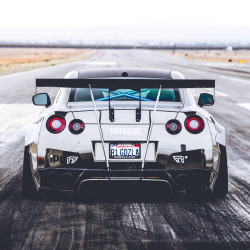 guywithacamera415:  LB GTR.