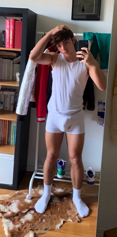 sockjersey:lovemeifyawant:Twink in undies