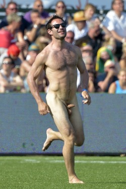 A streaker with a nice body - rare sight