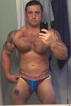 bigredatl:  This guy is so fucking sexy and gets a reblog from me every time