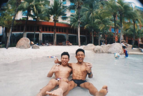 sjiguy:Marcus Leow and Ethan Ong have abs to spare