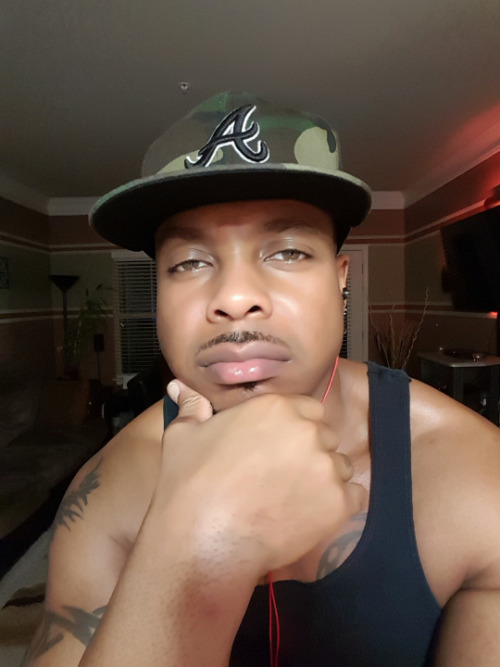 suksdick: suksdick:  🔥 suksdick.tumblr.com 🔥  ✌✌✌   😚😏   Super nice cock. Luv it