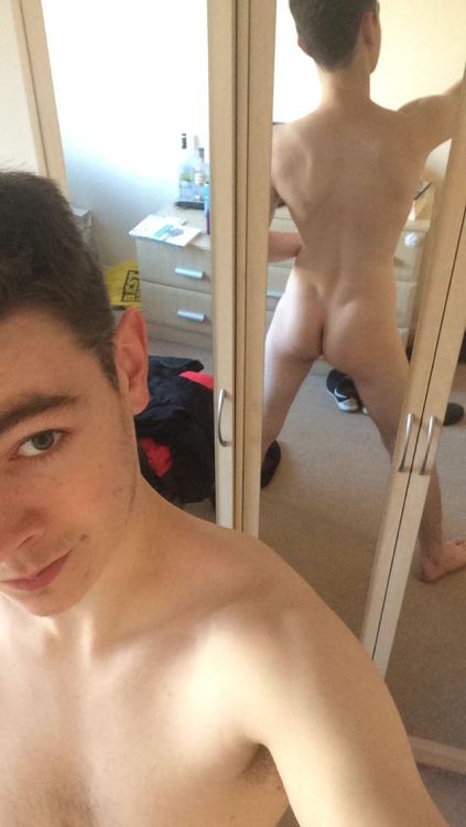 collegecock:  he gets me hard 