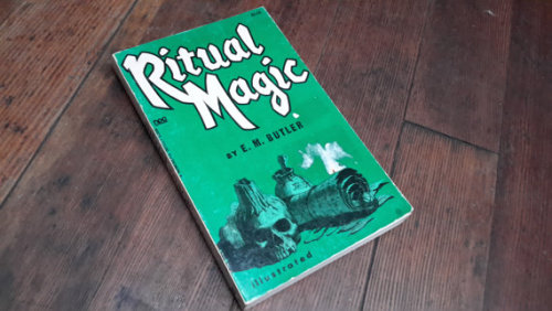 etsycult:  1970’s Ritual Magic Vintage occult book by SalamanderSalt