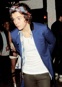 blamestyles:  Harry leaving the Scotch Club in London. (6/22) 