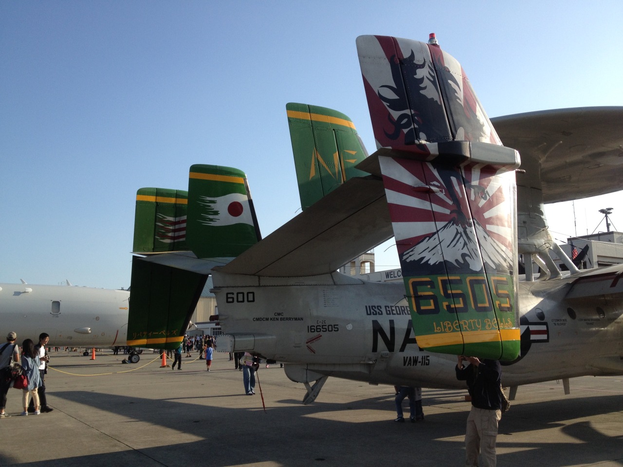 rocketumbl:  E-2C Hawkeye2000  VAW-115