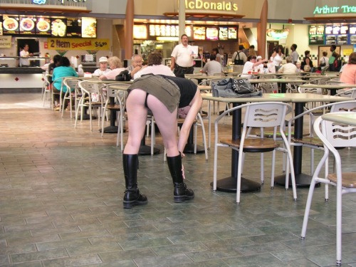 flashinginstores: “Girlfriend flashing her ass in mall.”One of our fans sent this in and