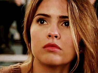 visenya-targaryen:  malia learning how to react to lacrosse (◡‿◡✿)