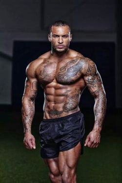 famousmaleexposed:  David McIntosh busted