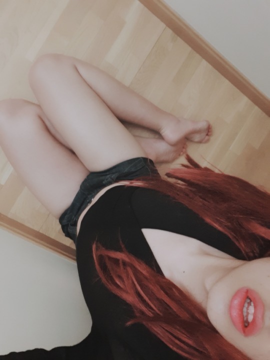 lauratrap:  Here is the full pic-set winner outfit from the last battle outfit 