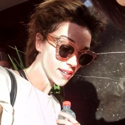 ifuckinglovestvincent:via ×: no puedo subir mi foto con ella porque está en la cámara jejej así que subo esta