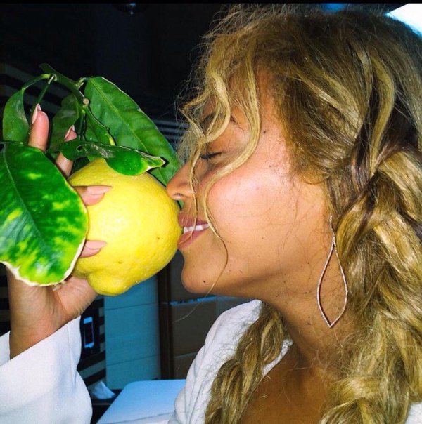 kunsthalles:  beyhive1992:  #ProjectLemonade  excuse me 