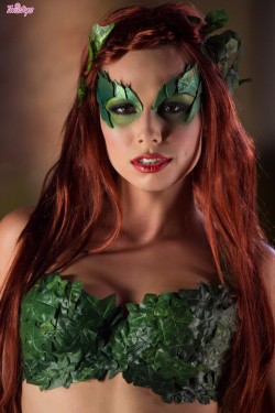 cosnakedplay: Poison Ivy 