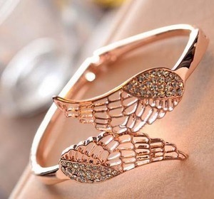 pgfancy- fashion online shopping mall — [grxjy5120057]Fashion diamond wings bracelet på We Heart It http://weheartit.com/entry/70050629/via/Emmalina902