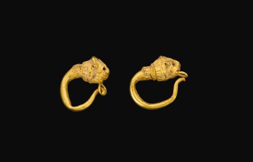 Sotheby’s: a pair of Hellenistic gold earrings, circa late 4th/early 3rd century B.C. each in the fo