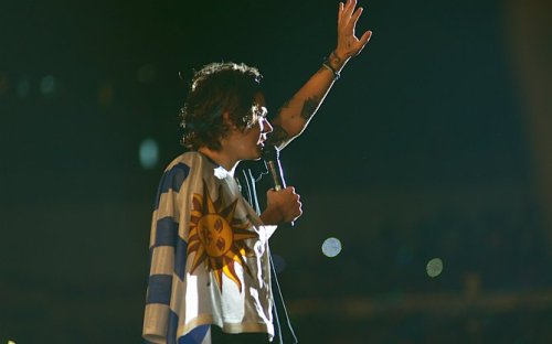 harrystylesdaily:Montevideo, Uruguay - 5/06