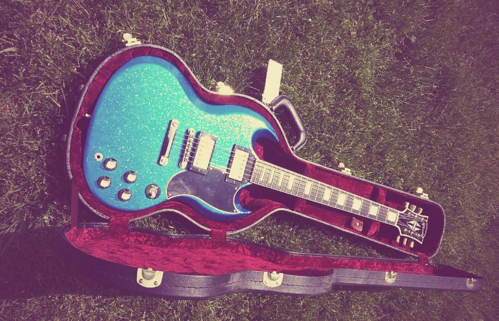 ...........GUITAR:LUST............