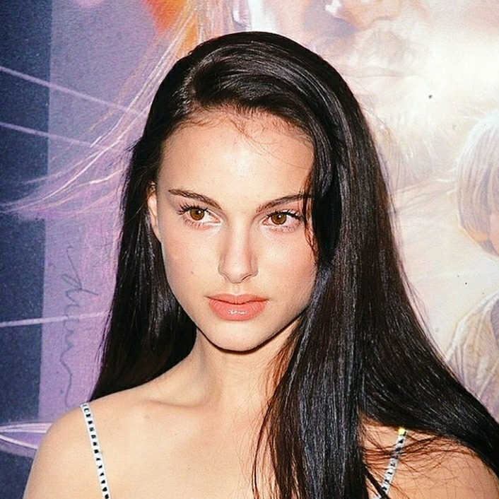 18 Year Old Natalie Portman At The Premier Of Star Wars Episode I