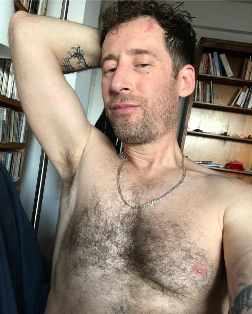 https://64.media.tumblr.com/dd70b8ab436737a7fa82e4bcb52232f9/301f8ffabe965e96-67/s500x750/4cd95da34c88e5aa10f957c74841f7cf39dc49da.jpg