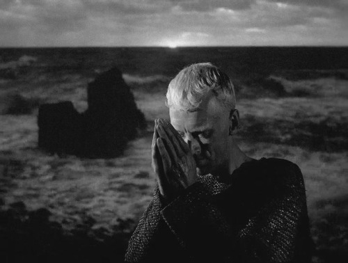 nostalgic-solitude7:The Seventh Seal (Ingmar Bergman, 1957)