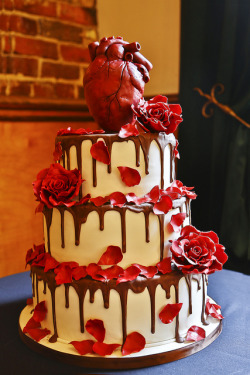 outoftimeone:  flecksofpoppy:  reapergrellsutcliff:  Oh my gods, this is amazing! o.o &lt;3  Need this in my life.  So.. my dream cake