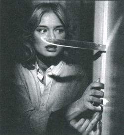 hellbib:  Lara Lamberti in Lamberto Bava’s