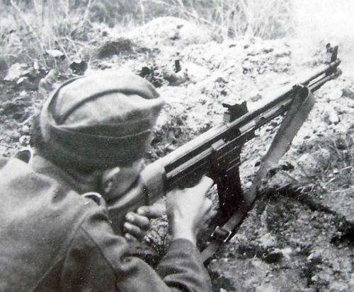 waffenss1972:  German soldier, armed Mkb.42(H) assault rifle