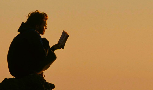 fohk:  “I read somewhere how important it is in life not necessarily to be strong, but to feel strong” Into the Wild (2007)Sean Penn