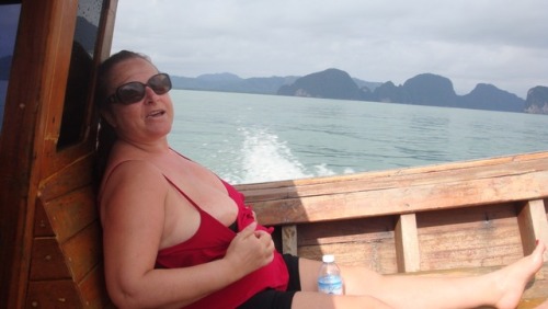 diezell1950: femaleflashers: Showing some boob in Thailand. The captain enjoyed the view with @gggre