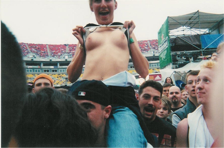 Flashing Girls