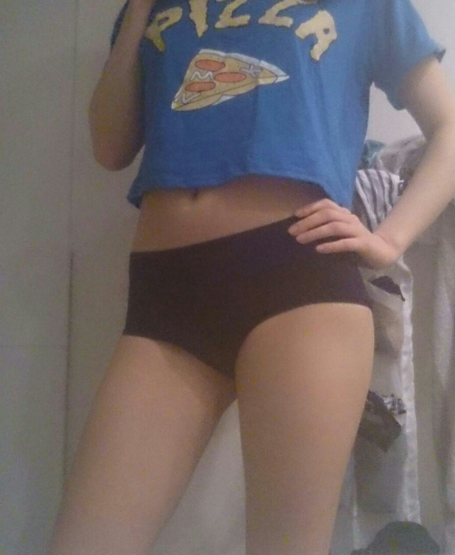 melancholy-virgin:  perfect date would be pizza & cuddles, ok?