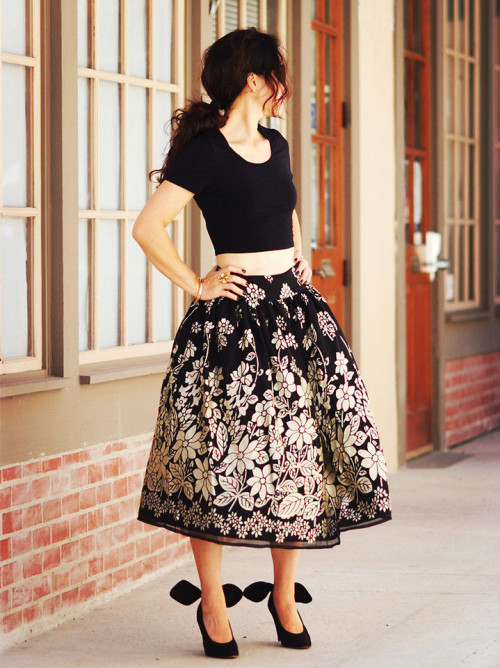lookbookdotnu:Cropped Top and Full Skirt (by Hallie S.)