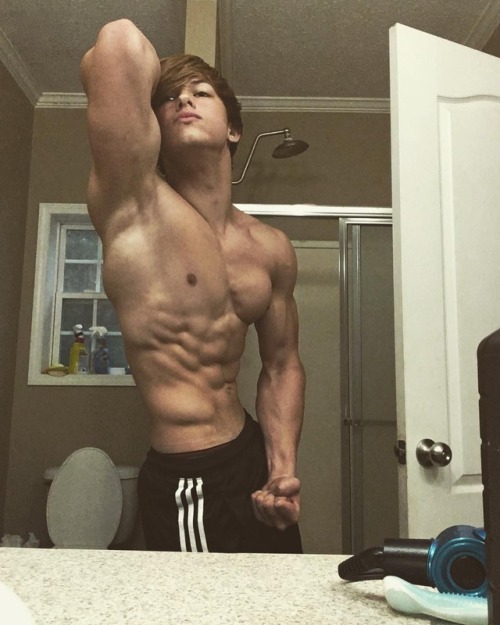 super-youngandstrong:Jailbait Of The Week: Aidan Ratcliff