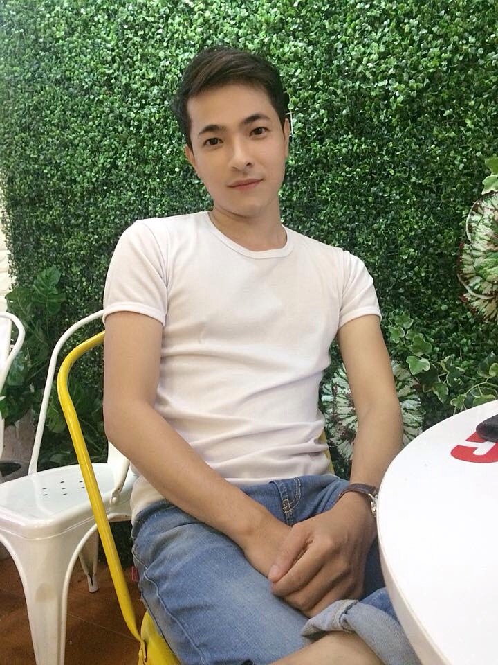 tuananhh1102:  FB: tuấn lee - boy HN- vers top. Cặc khủng, max dâm nhưng