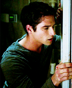 leprinceovsins:  alreadyclaimednamefk:  Wow, who’s down there eatin Scott McCall