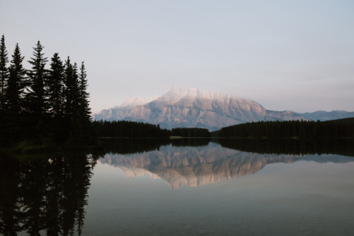 arikajean:Sunrise at two jack lake