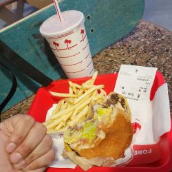 @ in n out Rowland heights ca (at In-N-Out Burger)
https://www.instagram.com/p/Cpk40VkJo_g/?igshid=NGJjMDIxMWI=
