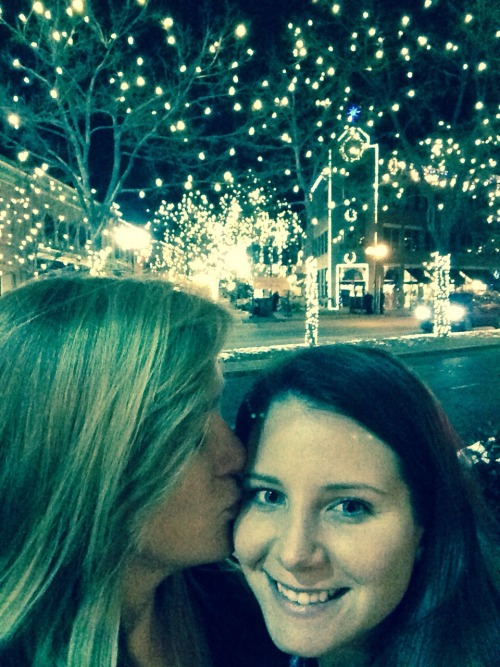 lesbian-sweethearts:  jenandclaire:  Beautiful night out ❄️⛄️❤️  ^^Follow our bestie, Jen, and her girlfriend Claire!! 