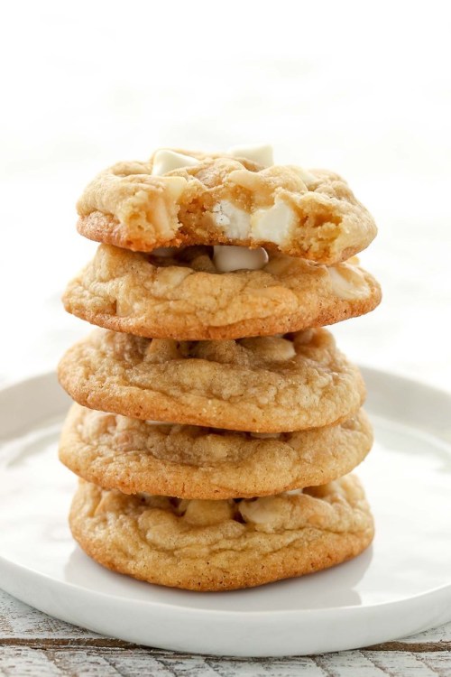 foodffs: SOFT AND CHEWY WHITE CHOCOLATE MACADAMIA NUT COOKIESReally nice recipes. Every hour.Show me