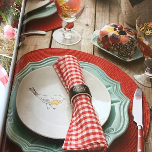 Just spotted my gingham picnic napkins in the @southernladymag Southern Settings special issue. Love