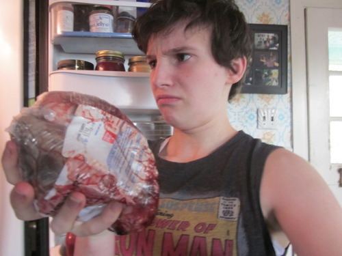 somethingpointy:  somethingpointy:  somethingpointy:   GUYS THERE IS A HEART IN MY FRIDGE, I WENT TO GO LOOK FOR SOMETHING TO SNACK ON AND I FIND A FUCKING HEART SARAN WRAPPED AND SITTING ON THE SHELF! WHY IS THERE A FUCKING HEART IN MY FRIDGE?????? 