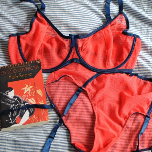 with-a-rare-device:Books & bras, my favorite things!@playfulpromises quarter cup bra & Edith