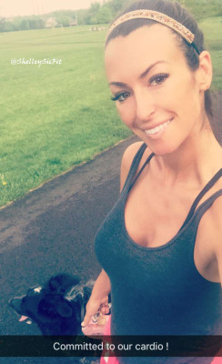 shelleysicfit:  Keeping up with my cardio, even at 20 weeks!  Be motivated!  XOXO