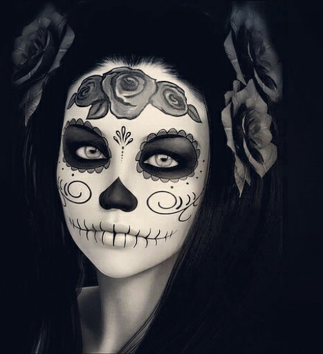 Skull half face halloween makeup