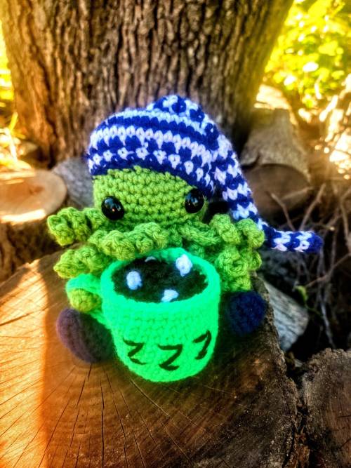 figdays:    Sleepytime Cthulhu   Plush // Macabrochet