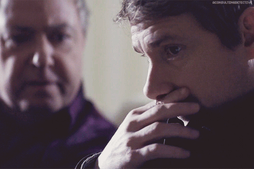 aconsultingdetective: Gratuitous Sherlock GIFsJohn discreetly sniffing his fingers.