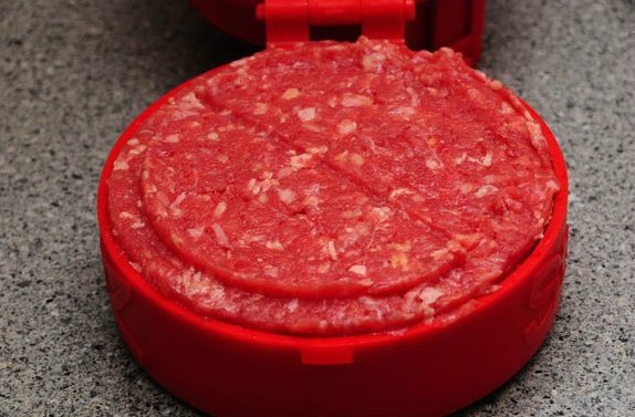 sirvameotra:  keto-genic:  Bacon-Wrapped Cheeseburgers (Recipe)  Un infarto a la