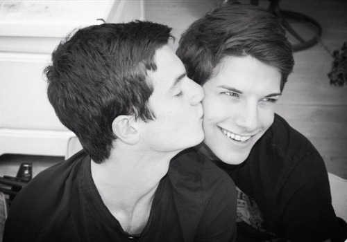 fraternityrow:  100 essential gay porn tumblrs: truegaykiss