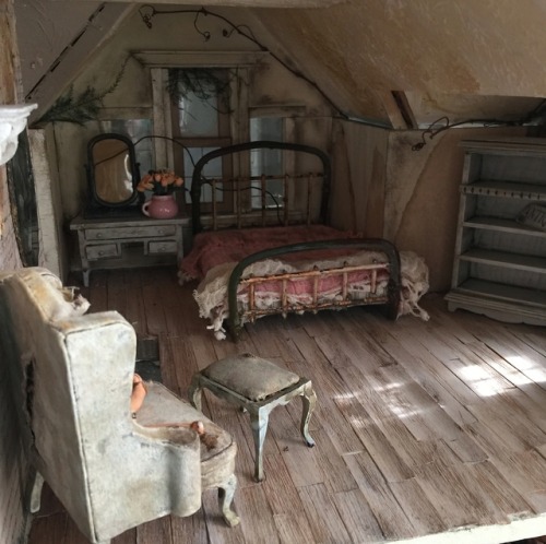 your-naked-magic-oh-dear-lord: sixpenceee: Abandoned Dollhouses by Juli Steel. Her Instagram is